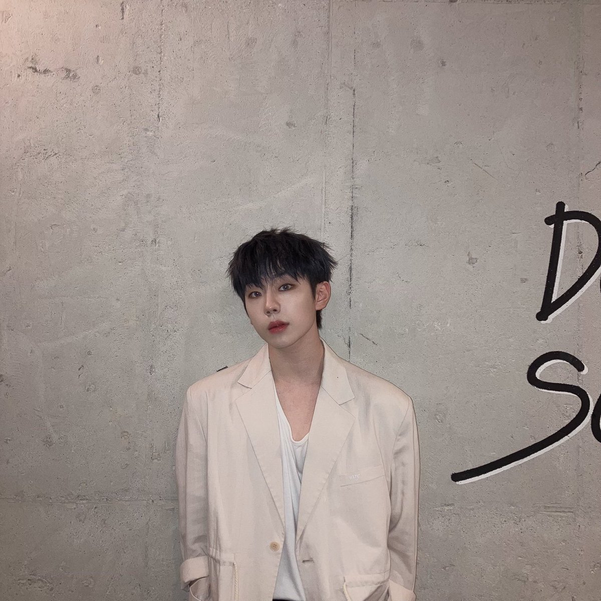 wonjun_france's tweet photo. [SNS | 15.06.2022] 

"Mode Sérieux 😳 &amp; Mode Cutie*🐹" 

*Mignon 

#ELAST #엘라스트 #WONJUN #원준 

🇫🇷 Lee Wonjun FRANCE https://t.co/NSkrdChGWh