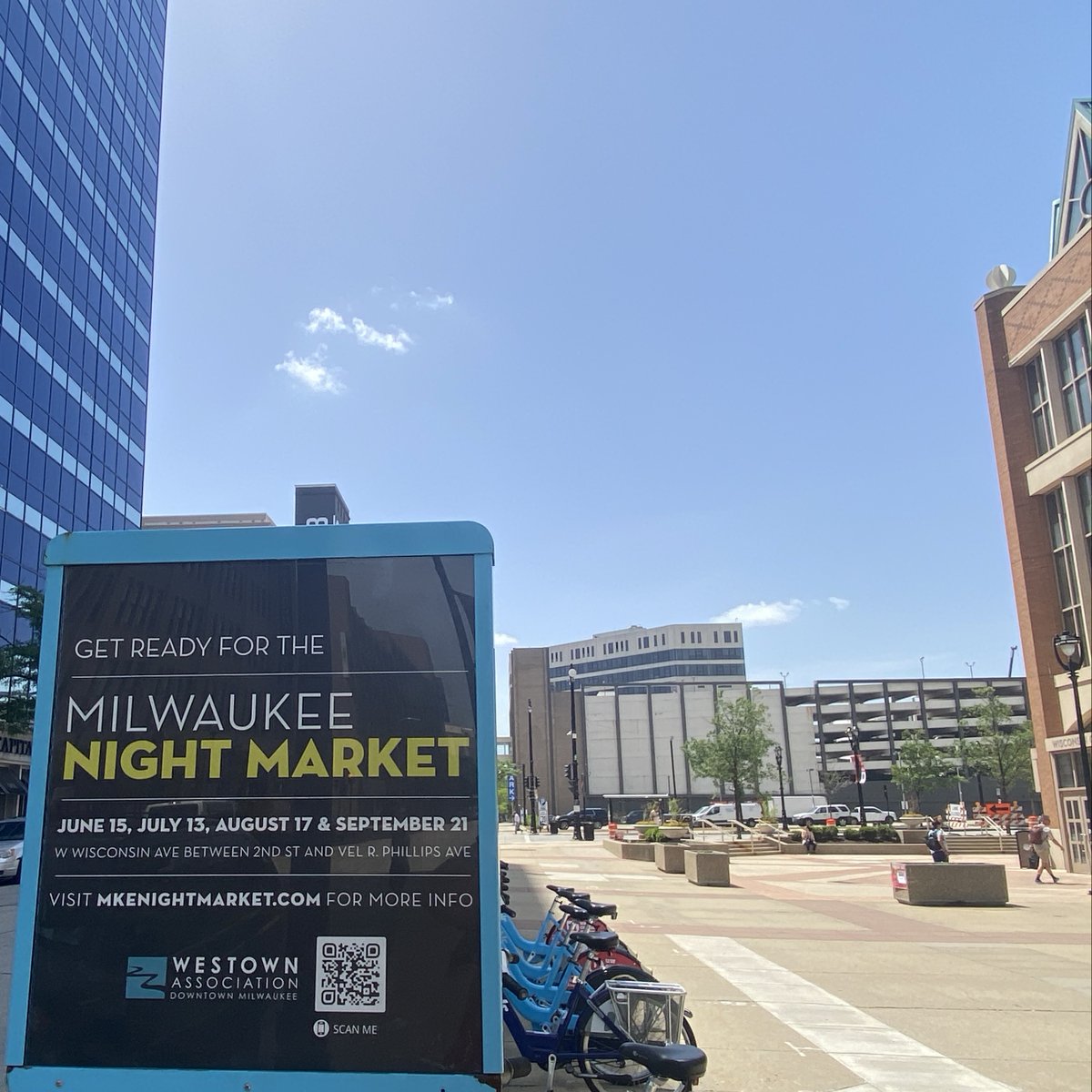 BublrBikes's tweet photo. TONIGHT! @WestownAssoc Night Market 5-10pm  W. Wisconsin Ave. (between 2nd Street &amp; Vel R. Phillips Ave.)  #BublrHere #FoodTrucks #MakersMarket #Artists #Performers #NightMarket #Westown #MKEdowntown #ExploreMKE #LoveMKE  #VisitMKE #Bublr  https://t.co/AImwxEm0B0 https://t.co/jfUVvXIFnt