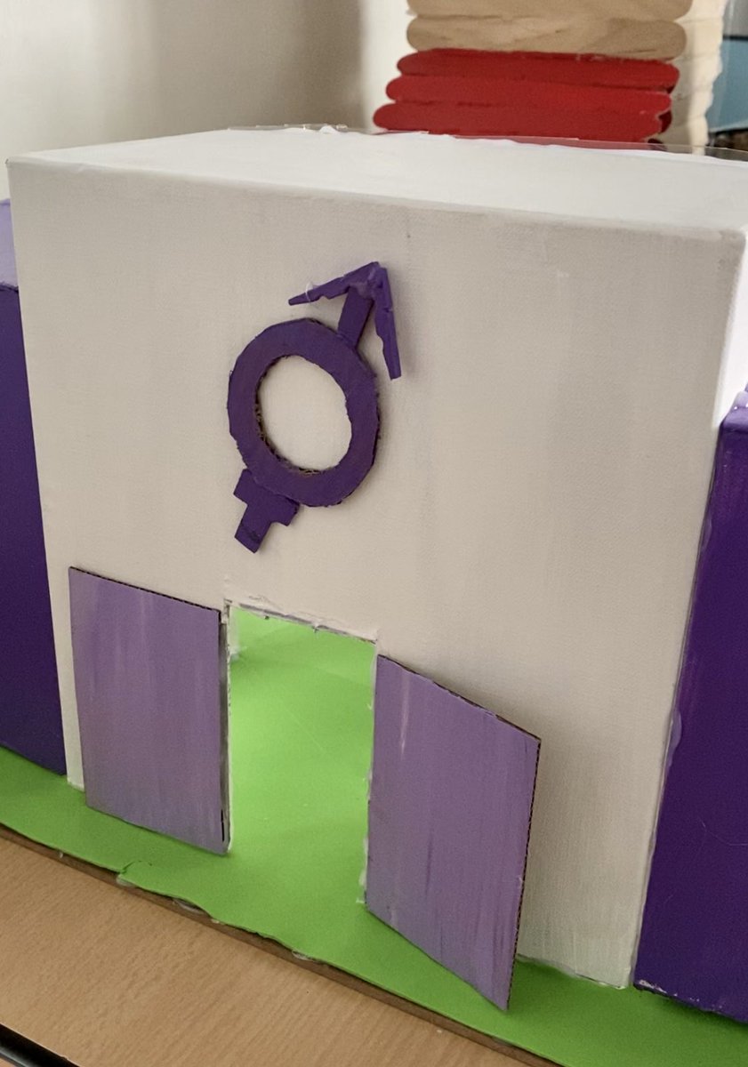 6th graders have built their modular homes in Maths . It is just impressive the way they display them . Proud teachers , students top #originalidad #ingenio <a href="/ColeEstudiantes/">Estudiantes International School</a>