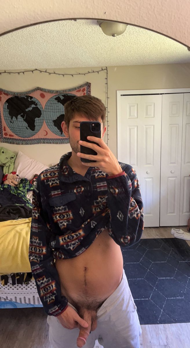 collegeboy321's tweet photo. why make my bed when you could be in it ;p https://t.co/vGfLRT4uUb