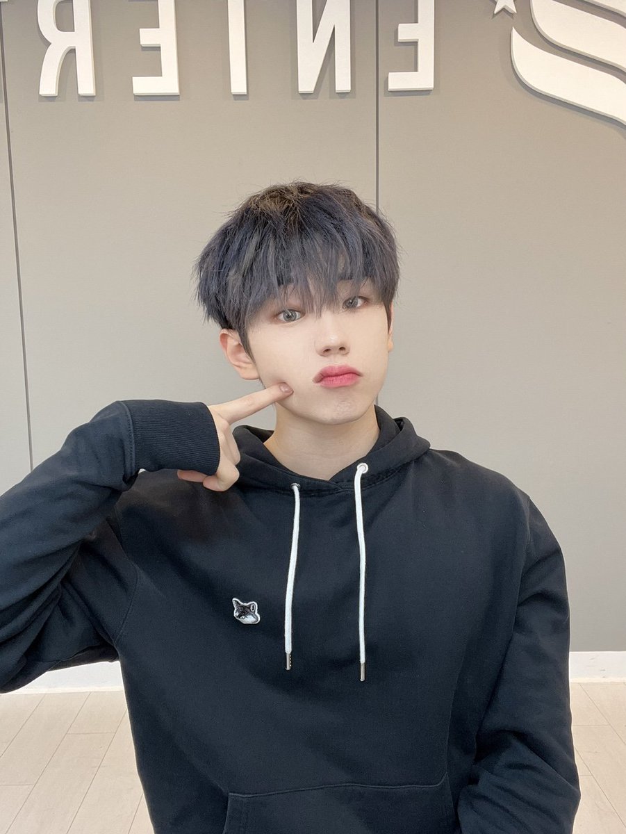 wonjun_france's tweet photo. [SNS | 12.06.2022] 

"Jjun en Hoodie 🖤" 

#ELAST #엘라스트 #WONJUN #원준 

🇫🇷 Lee Wonjun FRANCE https://t.co/gKtOwa8atC