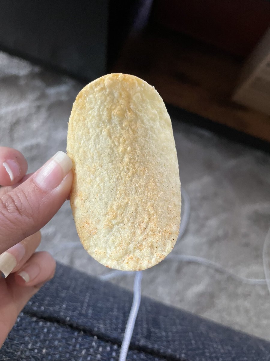 Rawrazaurus's tweet image. Dear @Pringles what’s the deal?! I bough BBQ and there is hardly any flavoring on them. They taste almost completely plain! 😭