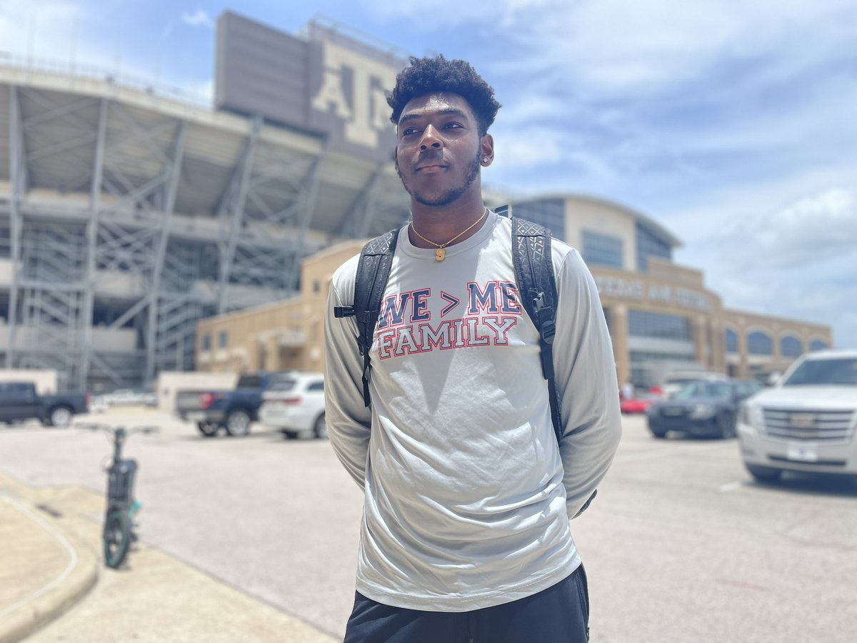 Jason_Howell's tweet photo. Pearland (TX) Dawson 2024 DE Edward Smith

@Eddy_Smith99 

#JimboCamp #GigEm https://t.co/snXbNz7CHo