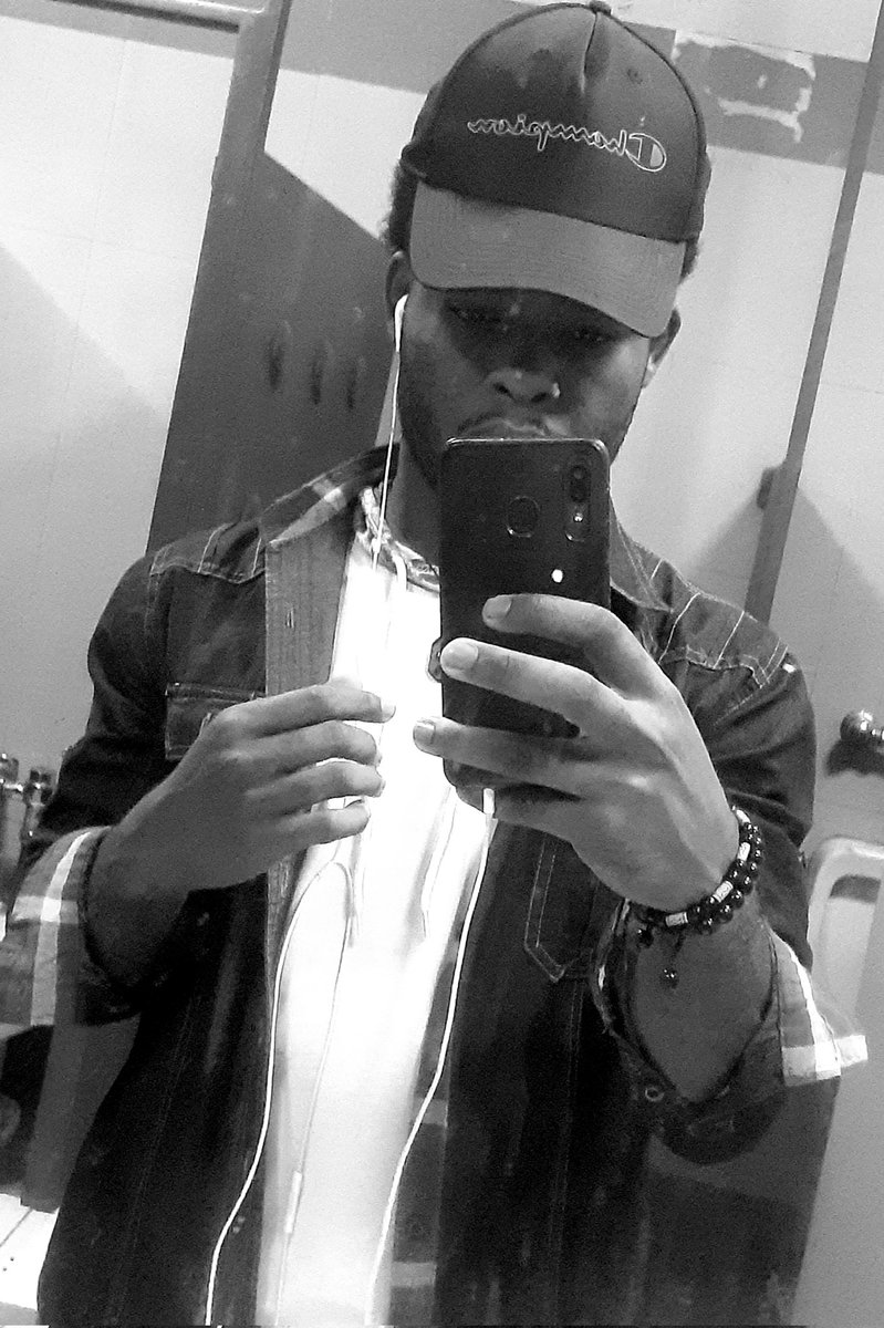 RickyTh54391748's tweet photo. Nou tout ap fè sanblan nou byen✅
Men nou mal💧  
#noufake https://t.co/7cgCo421S9