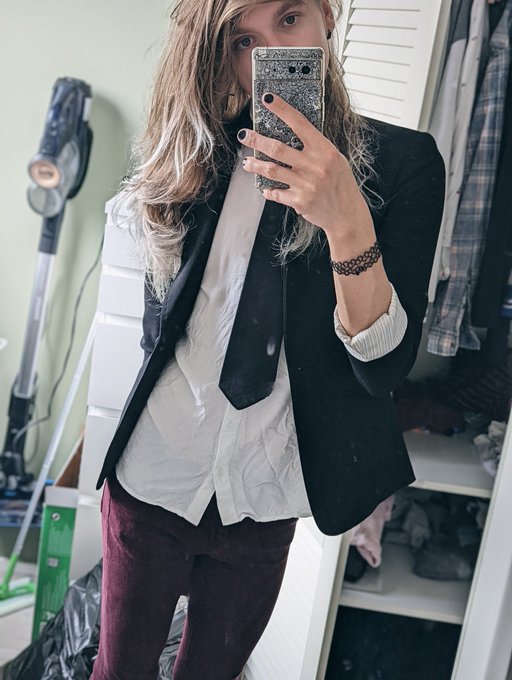 1 pic. What my boss sees
Vs. What he doesn't see ;^) https://t.co/t1eLn8FBOD