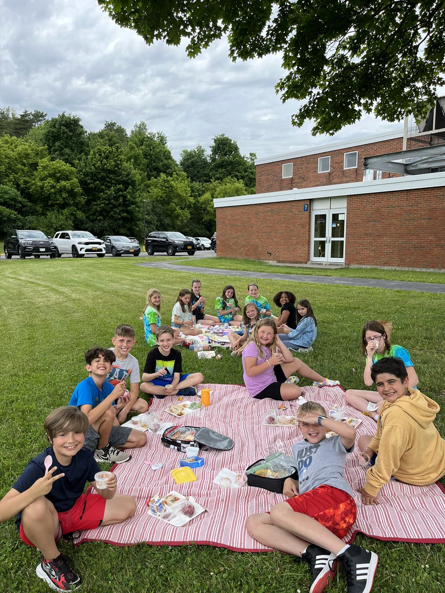 East Hill Orchestra picnic to celebrate an outstanding year!  🎻🎶❤️<a href="/WGFineArts/">West Genesee Fine Arts</a>