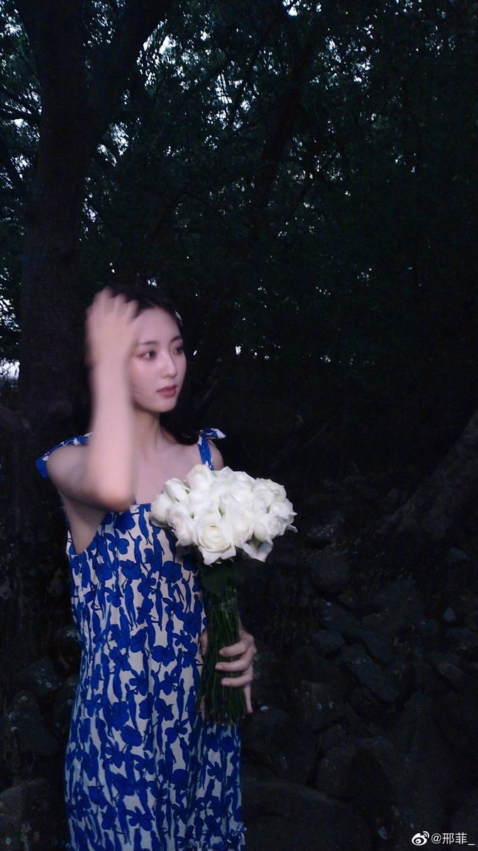 XingFei_Ph's tweet photo. She’s so gorgeous 😭💖
#邢菲 #XingFei https://t.co/mfV8KFduIv
