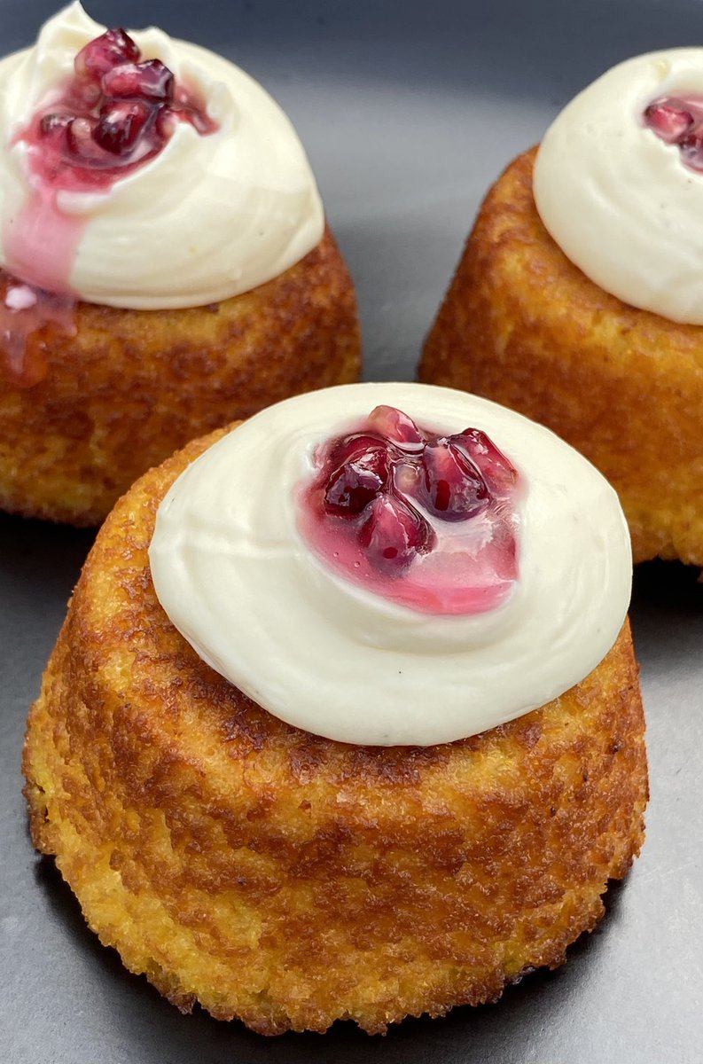 DAMNFINECAKE's tweet photo. Summer Menu Item                      Orange &amp; Polenta cake.        
A GF sponge containing blended whole oranges with almonds and polenta, a vanilla and orange mascarpone topped with a pomegranate and orange drizzle.  Coming to a cafe near you soon. https://t.co/O0l7rd6Tx5
