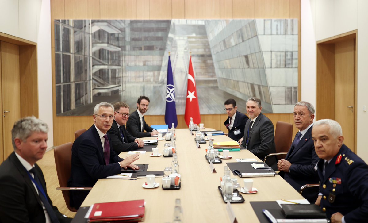 tcsavunma's tweet photo. Millî Savunma Bakanı Hulusi Akar, NATO Karargâhındaki temasları sırasında NATO Genel Sekreteri Jens Stoltenberg ile bir görüşme gerçekleştirdi.
https://t.co/4mbezPLzXb
#MSB #HulusiAkar https://t.co/0VEekAjby8