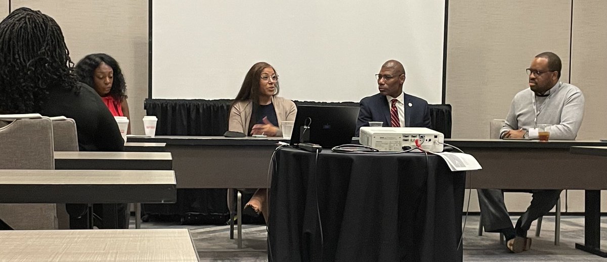 DrTBT's tweet photo. @UNCF #UNITE session on Student Parents at HBCUs and their Success! #TwoGen Approach https://t.co/YrkT5eBIxG