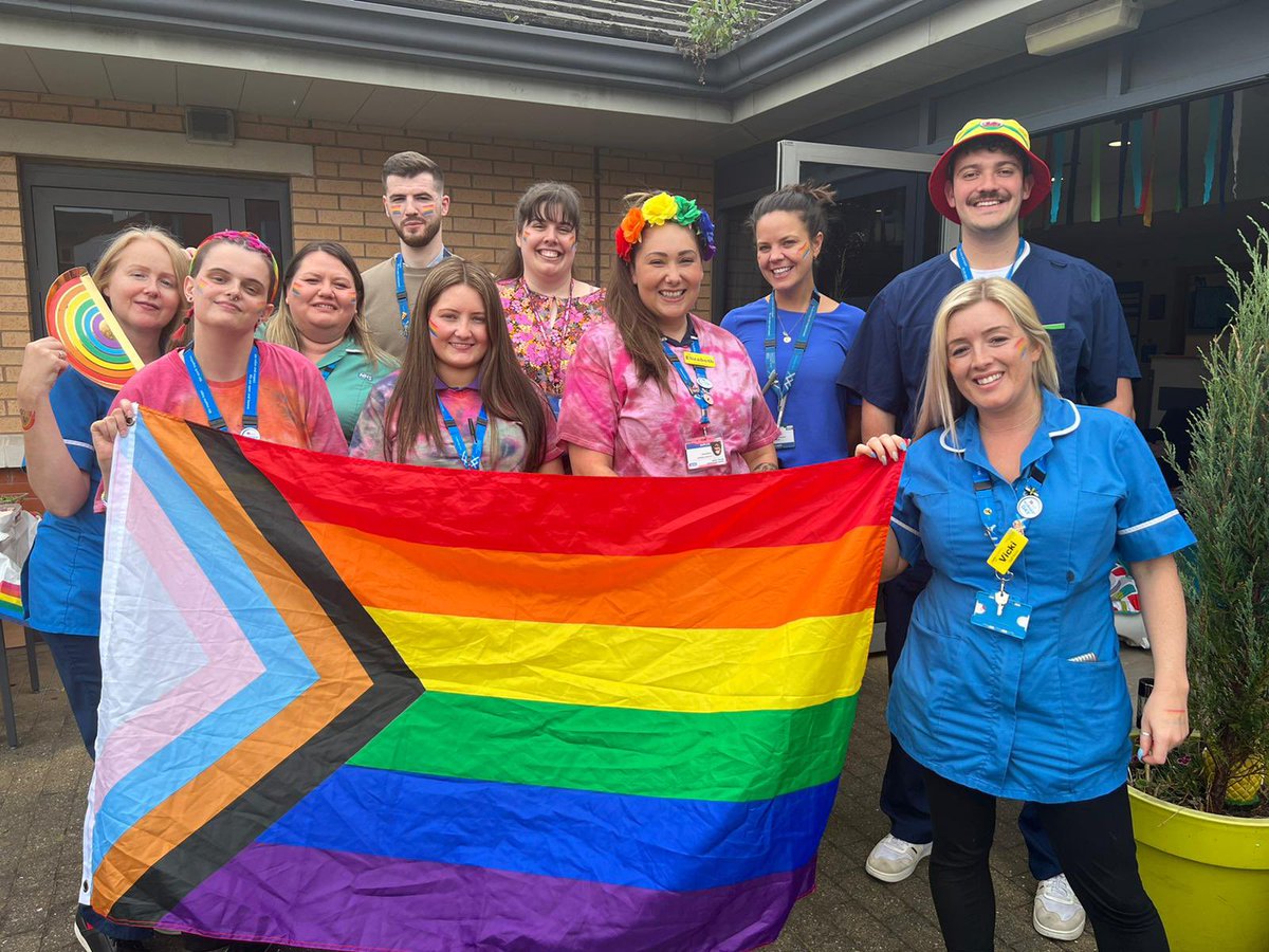 LoloLizzyLoo's tweet photo. Today we celebrated PRIDE🌈 #AllAboutAndersen @sarahjo43754292 @Andersen_AdeleB @VickiFP7 @GMMH_NHS @s4mb @JordanOrmshaw @AdamMorrisRMN @JakeRFrance https://t.co/saZ2jWLQlg
