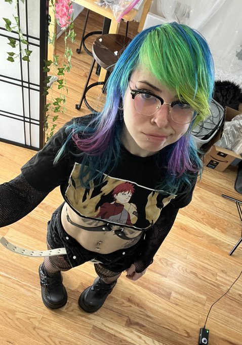 POV you&rsquo;re average height and just told me you won&rsquo;t get me bubble tea. how could you? https://t.co/