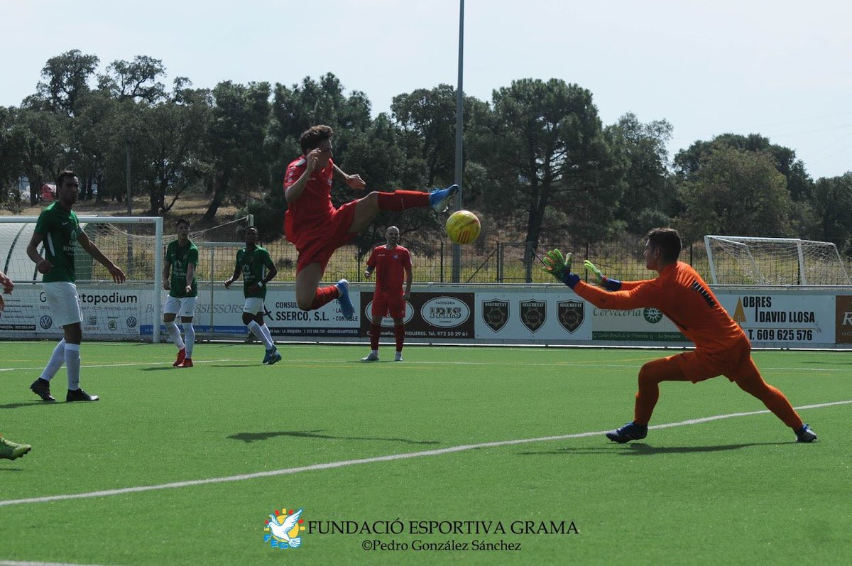 Ha sigut tot un honor poder vestir i representar aquest escut i aquesta samarreta durant tres anys. Estaré sempre agraït a tots els que formen aquest club per fer-me sentir un ‘Colomenc’ més des de el primer a l’últim dia!💙
<a href="/FundacioGrama/">Fundació Esportiva Grama</a>