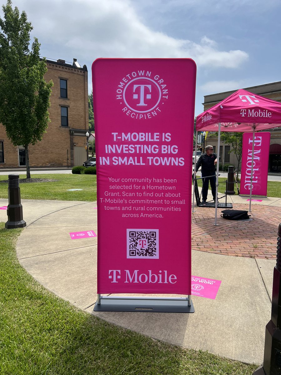Huge congratulations are in order for the town of Oil City Pennsylvania, winner of the @TMobile Hometown Grant. Cannot wait to see this beautiful old building come back to life. 
@jonshutts @Hoovalicious247 @CinciSusieD @john_trapasso @JonFreier