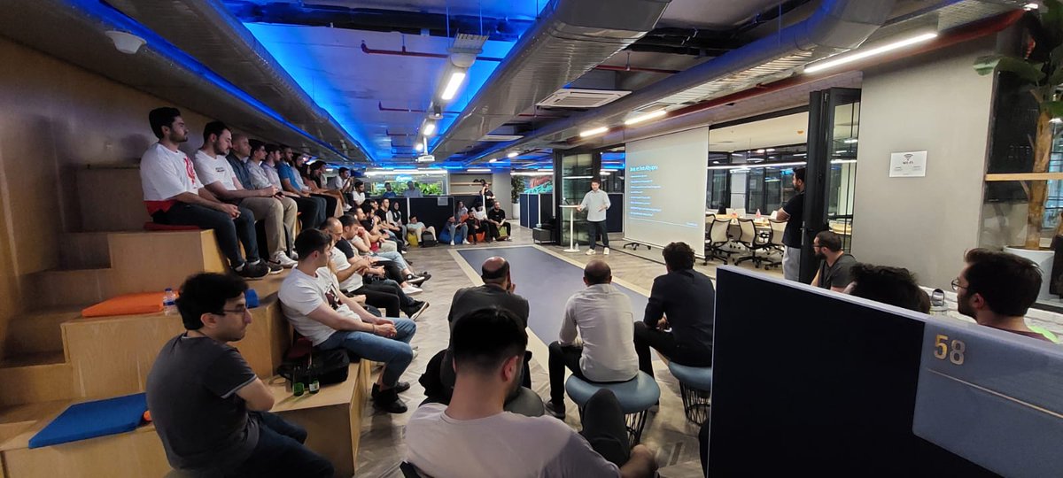 turkiyejavacom's tweet photo. Bugünkü fiziksel etkinliğimizi @AnkaraTekmer @etiya ve @dikeyeksen sponsorluklarında gerçekleştirdik. Başta konuşmacılarımız @talha_dilber ve @evrn_tan olmak üzere katılan bütün arkadaşlarımıza sonsuz teşekkürler. 😊
We are #TurkeyJavaCommunity https://t.co/ALg7re4xs5