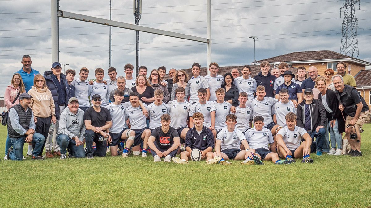BGSRUFC's tweet photo. A chance to catch a picture with the boys who represented @yorkshire_rfu u17’s in their successful county campaign recently, who now turn their focus towards the school’s tour to #SouthAfrica next month🇿🇦 . Well done boys! @BradfordGrammar https://t.co/v5y7jzwT36