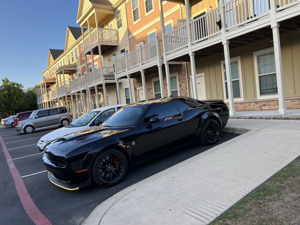 KingQuavoo4's tweet photo. 2 degrees at 22, graduated class of ‘22, now driving a ‘22 and working for the most prestigious company in the world as a Systems Engineering Project Manager @Apple https://t.co/BeSlWUEKgx