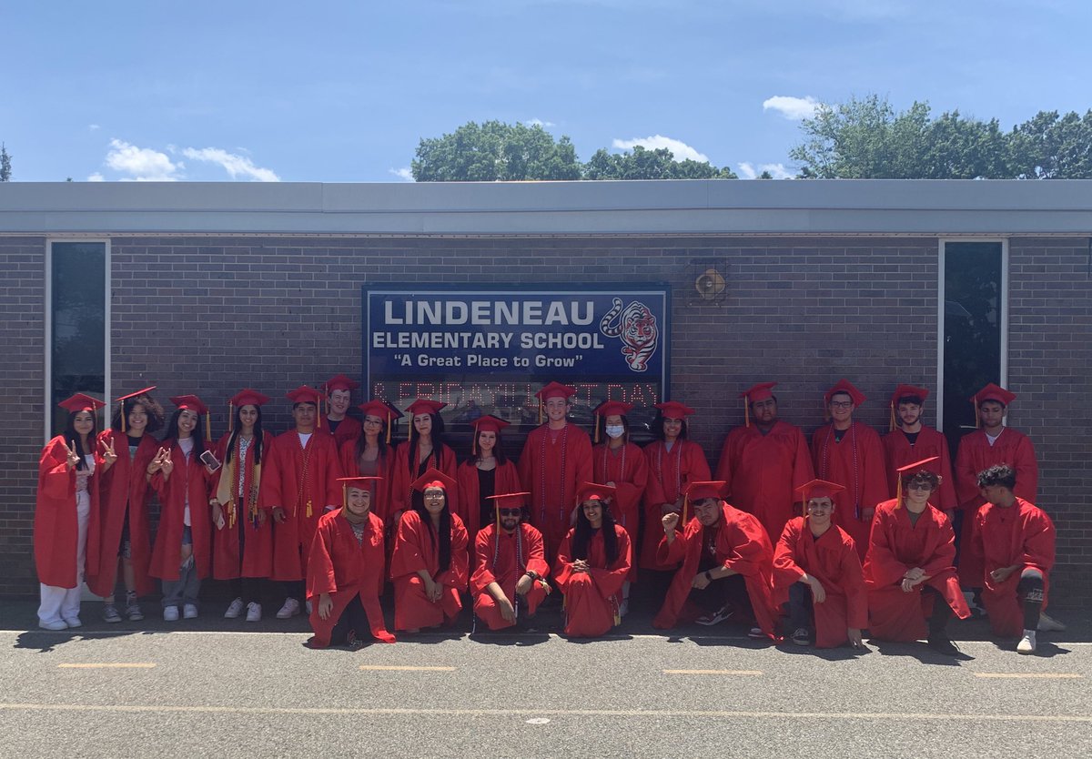 The day started with an amazing 5th grade promotion ceremony and ended with a memorable visit from former <a href="/LindeneauSchool/">Lindeneau School</a> students and <a href="/ehsclassof22/">EHS Class of 2022</a> graduates! #shinebrightedison