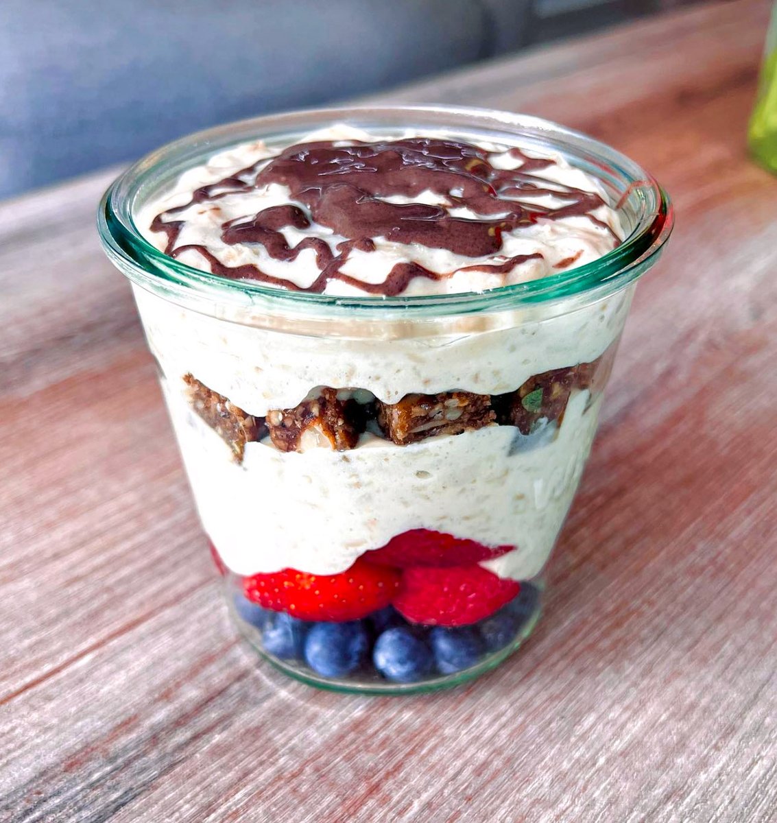 We love seeing creative ways you PROBAR. Here is one shared from @freefooddy :
🍴Superfood Slam MEAL Bar with cold oats cooked in cashew milk, yogurt, and peanut butter cookie protein powder, with blueberries, strawberries, raspberries and a drizzle of nut butter.