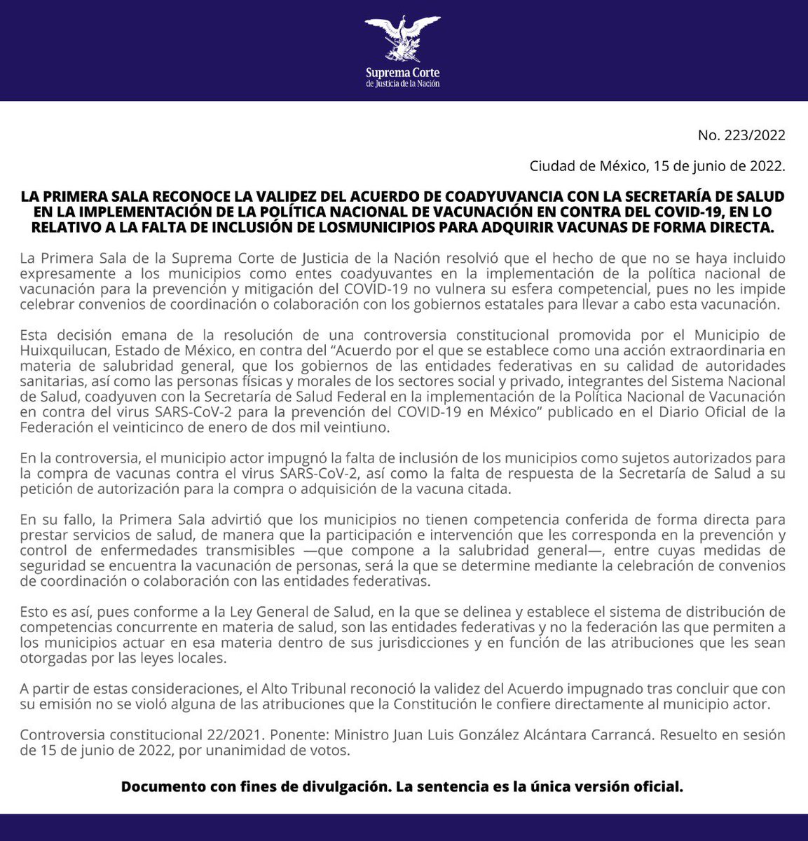 La falta de autorización a los municipios para adquirir directamente vacunas contra el SARS-CoV-2 no vulnera su esfera competencial, pues ello no les impide celebrar convenios con los gobiernos estatales para la vacunación correspondiente: #PrimeraSala 
🔗 bit.ly/3mOtfqm