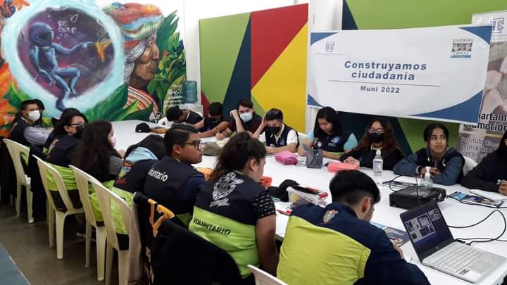 IEGuate's tweet photo. El Departamento de Promoción Cívica del Instituto Electoral realizó una jornada de capacitación en el programa Muni Joven y la Escuela Taller Municipal de la Municipalidad de Guatemala.

Participó el joven líder Emerson Salguero, integrante del #VoluntariadoCívicoElectoral. https://t.co/2RUsBVuP0M
