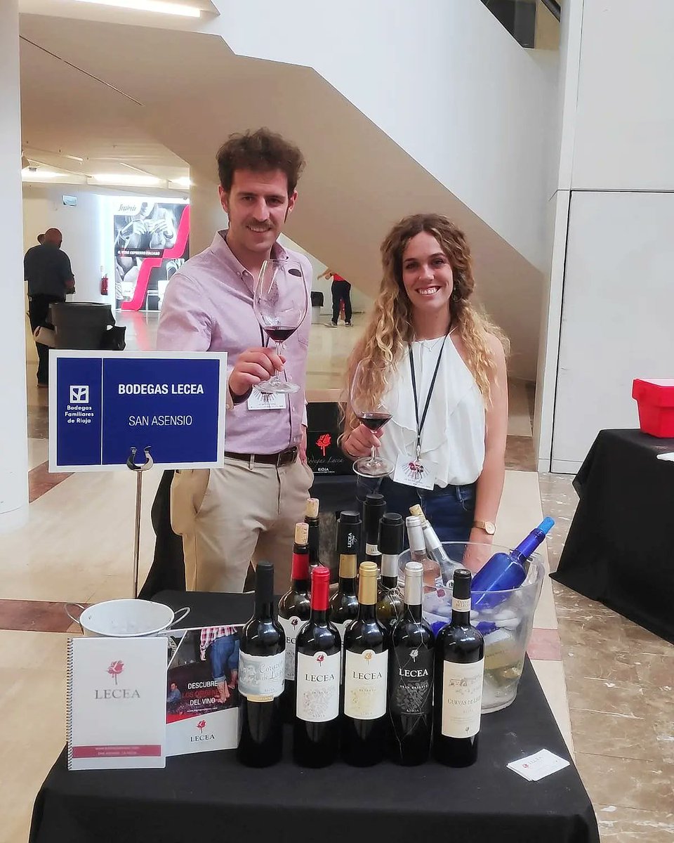 ¡De feria por Santiago de Compostela! 🍷

Dos días en <a href="/FevinoFerrol/">Fevino </a> en el Salón Profesional del Vino, gracias a <a href="/bodegasderioja/">Bodegas de Rioja</a> hemos disfrutado y dado a conocer nuestros vinos 🍷🍇

¡Un placer! Nos vemos por tierras gallegas 🤗🌄

#Fevino2022 #FamiliaLecea #VinosdelCamino #Rioja