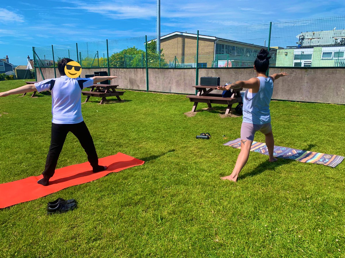 BrixhamCPE's tweet photo. Yoga 🧘♀️🧘♂️. What an incredible opportunity our students have! Every Monday and Wednesday after school! #namaste #yoga #continuousimprovment #health #wellbeing @brixhamcollege https://t.co/Wl9Xokl3B2