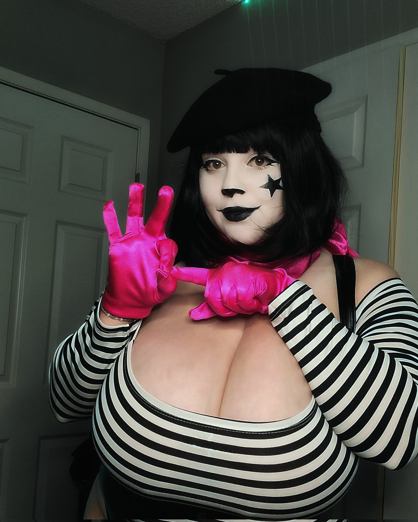 Guess what I do for work ♡ @derpixon https://t.co/1wPKNOb7yD