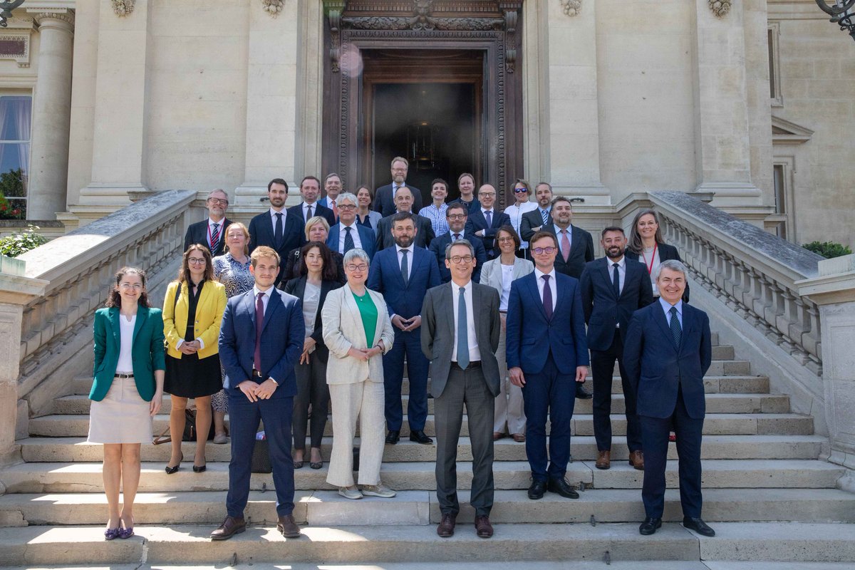 david_cvach's tweet image. Excellente journée de travail sur l'agenda chargé des deux dernières semaines de la #PFUE2022. Avec mes collègues 🇪🇺 les échanges sont toujours fructueux, même quand (parfois) les avis divergent. Un grand merci et à bientôt à Prague !
#affectiosocietatis 
@AlesChmelar