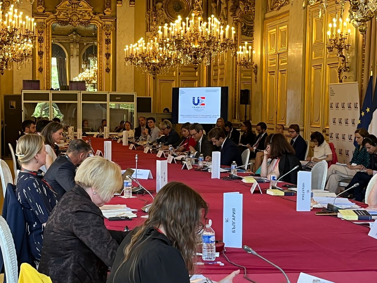 david_cvach's tweet image. Excellente journée de travail sur l'agenda chargé des deux dernières semaines de la #PFUE2022. Avec mes collègues 🇪🇺 les échanges sont toujours fructueux, même quand (parfois) les avis divergent. Un grand merci et à bientôt à Prague !
#affectiosocietatis 
@AlesChmelar