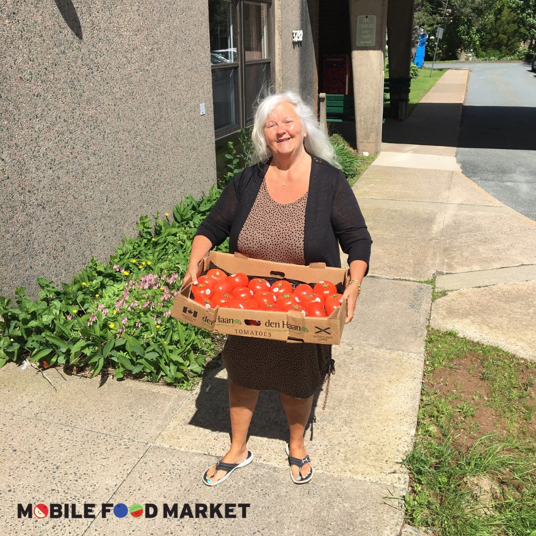 MFM_HFX's tweet photo. The best part of our weekly delivery route is all the friendly faces we get to see along the way! From Spryfield to North Dartmouth, HRM is full of organizations and community members working hard to bring healthy food into their communities π
#mobilefoodmarket #foodaccess https://t.co/VOrM8aPgtu