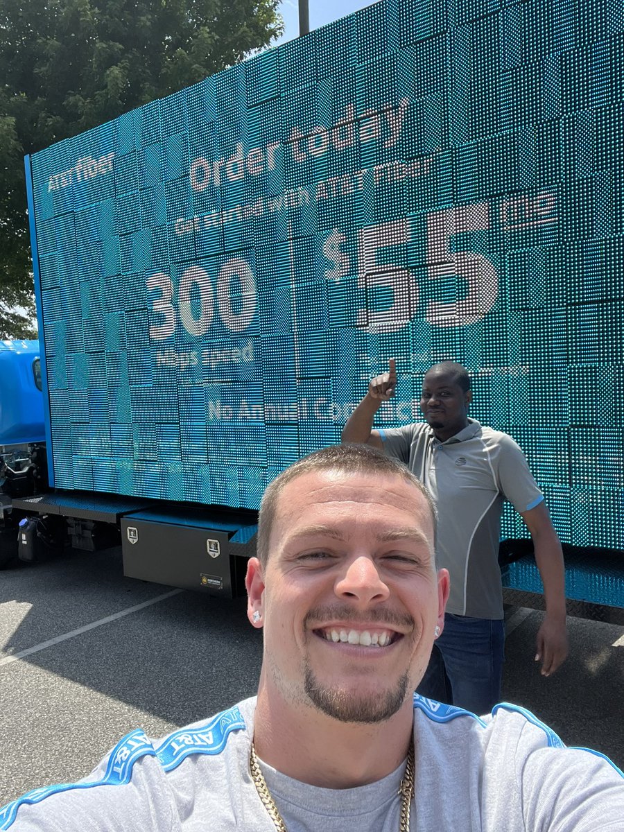 PaulBricketto's tweet photo. WINdover rocking with the @ATT Fiber Truck in Greensboro today ⚡️⚡️ 🚙💨💨 Are you ready for a faster internet experience? #Fiber #fastreliableandsecure #keepitfrosty #gigit @404girl @jerryfornwalt @Shawn6222 @DomDavis_ @crystolyte0310 https://t.co/hV42y7cdO4