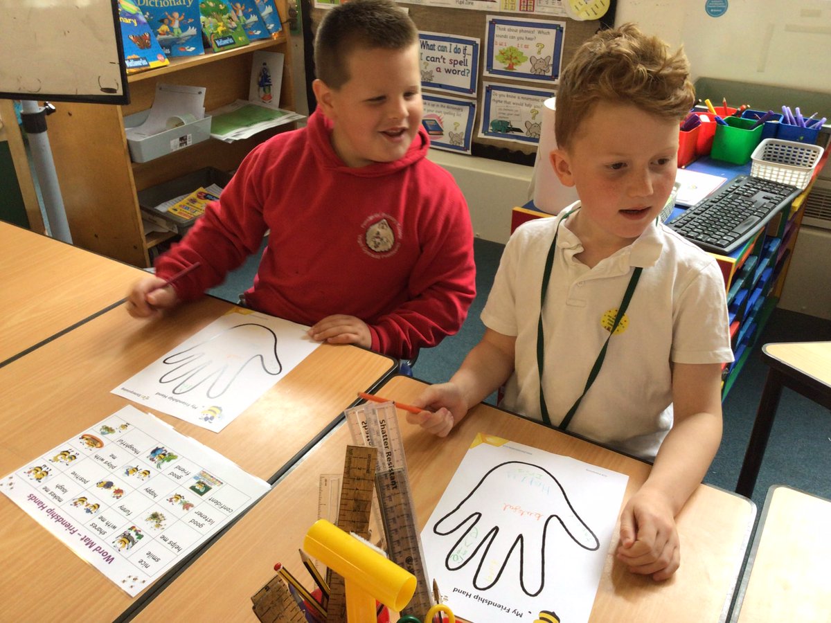 Penclawdd's tweet photo. #Penc2 What a lovely afternoon with @2BEnterprising - talking about the values shown in good friends. The children completed a wonderful activity which left them full of smiles and glee. The skills learnt will be helping us in our own enterprising activity - diolch! #PencECC https://t.co/m0vJKgLjBo