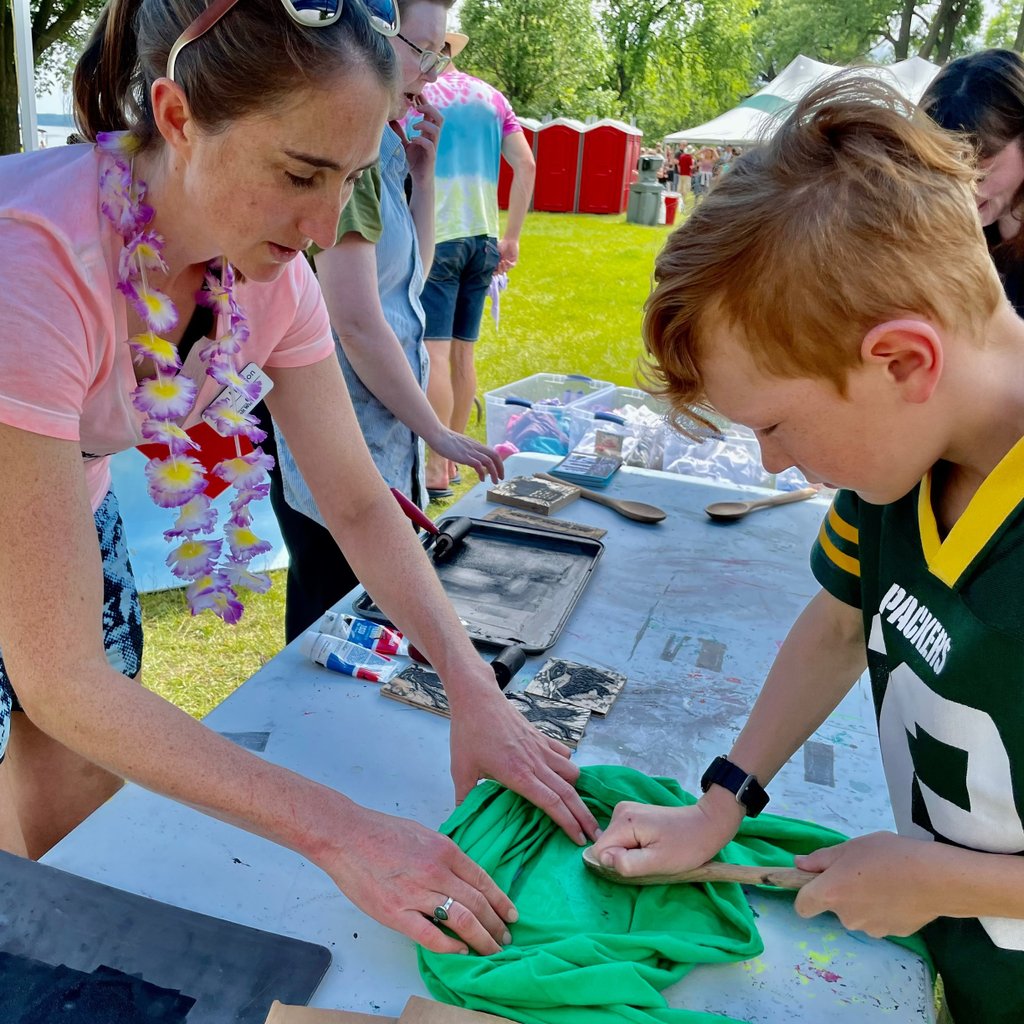 madmetrosewer's tweet photo. We did the #FoolsFlotilla with @WISaltWise & @RiverAllianceWI on the #YaharaRiver - our boats had sharks from old, inefficient water softeners & snow shovels as paddles! We even made printed shirts at @marquettewaterfrontfestival to help #reducesaltuse & #keepfreshwaterfresh https://t.co/3ldVg4Le84