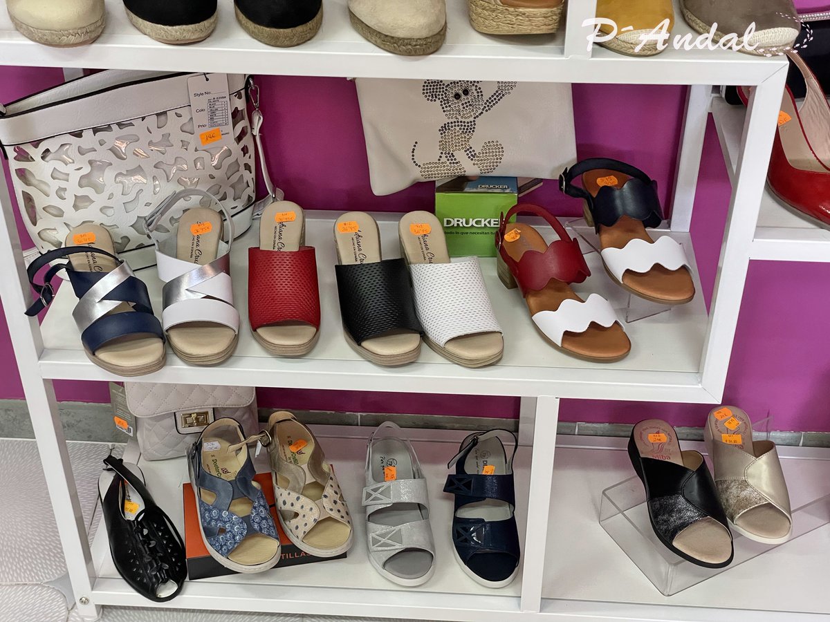 📸 | NUEVOS MODELOS PARA EL VERANO

👡 P'Andal os ofrece #ComodidadAlPiedeCasa para renovar tu calzado de cara al ilusionante verano que ya ha hecho acto de presencia.

🚶🏼‍♀️ ¡Ven a visitarnos y descubre una amplia colección de modelos tanto para hombre como para mujer!