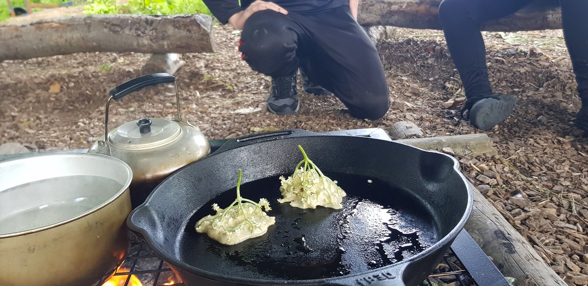 RootedInUnity's tweet image. We also had the pleasure of @UnityBlackpool AP4 today where they learned a little about foraging, cooked elderflower pancakes on the fire and made foraged teas. #DukeofEdinburgh #forestschool #thisisap #ASD