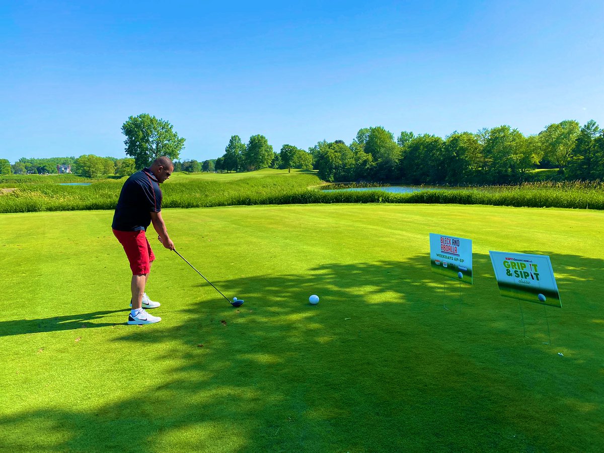 mpgoose24's tweet photo. Although it was about 115 degrees outside yesterday for the 2nd annual #gripitandsipit golf outing at @SevenBridgesGC we definitely had a great time @ESPNChicago @windycitygabe #golfcrew #sevenbridgesgolfcourse #dunkaroo 😂 https://t.co/KwA7TN4HzD