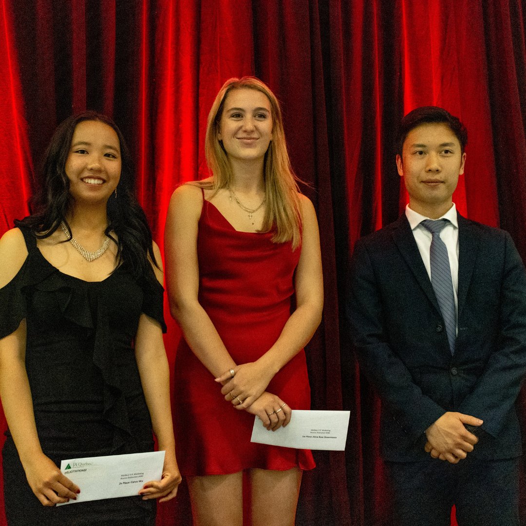 JAQuebecOSBL's tweet photo. 2-2 Canyu Wu de l'Entreprise Paos a remporté la seconde place. Félicitations à elles et un grand MERCI à notre partenaire @HSBC_CA.
#quebec #education #formation #apprentissage #école #finance #entreprise #jeunesse #entrepreneuriat #entrepreneur #HSBC #HSBCCommunity #finance https://t.co/KSrPQXwHfA