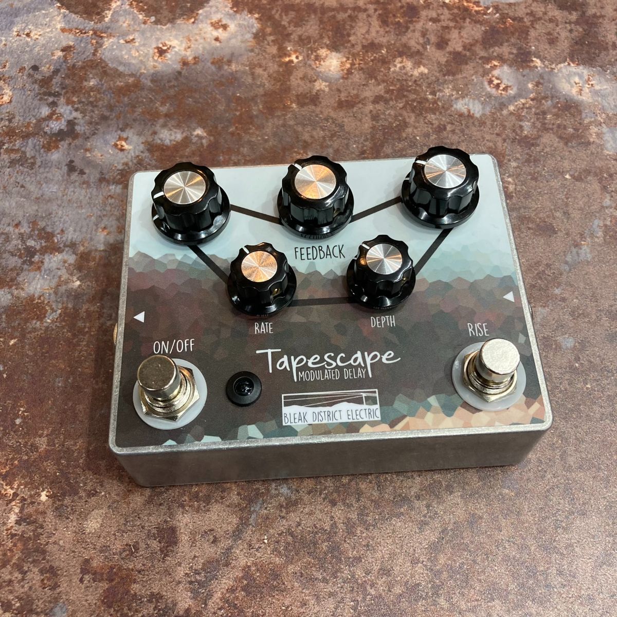 mailchi.mp/iconmusicuk.co… - Bleak District Pedals

Imagine being able to get a high end boutique style product for a reasonable price that isn't made in China and supporting 2 British businesses in the process. Well, you don't need to imagine. It's a reality.
