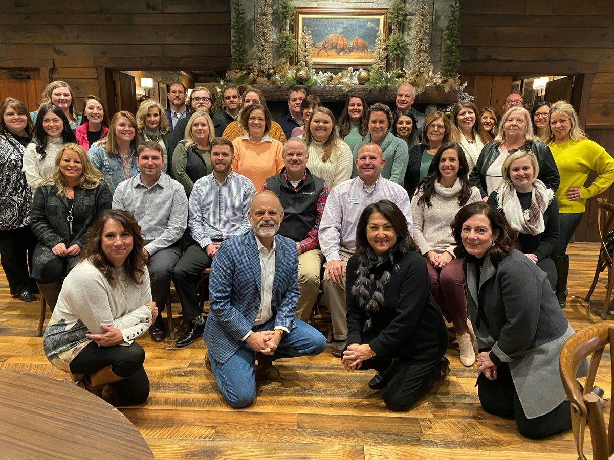 GPTW_US's tweet photo. 👏 Congratulations on ranking #8 on the 2022 Best Workplaces in Texas™ SMB list! See what employees say about what makes @RepMortgage a great workplace: https://t.co/CEabd9nK48 👏🎉  
   
#BestWorkplaces #GPTWcertified #Texas #BestCompaniestoWorkFor https://t.co/Q6WQQxfZFN