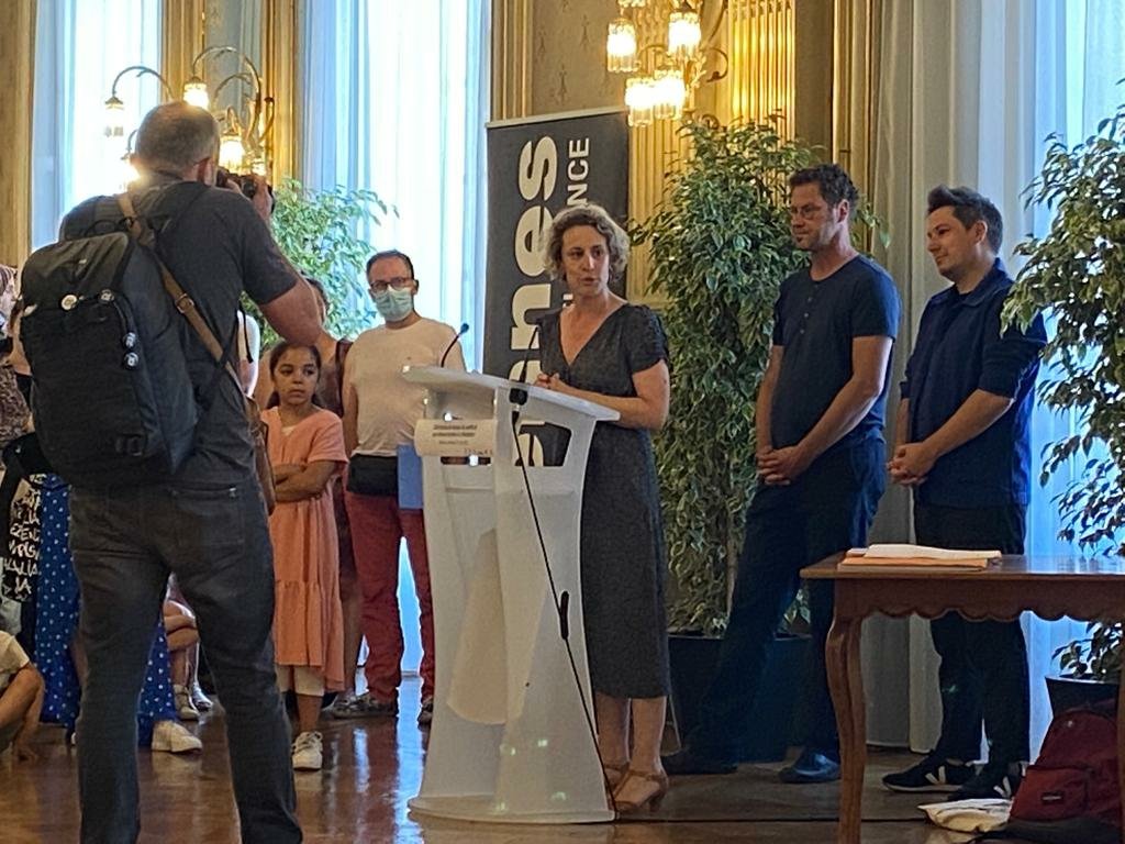 Prevert_Rennes's tweet photo. Cérémonie, à la mairie de Rennes, des remises de diplômes aux élèves médiateurs. 
Merci @optima_rennes et @metropolerennes pour ce temps citoyen. 
Quelle fierté pour les élèves ! 
@acrennes @DSDEN_35 @Rougier_Gaelle @edd_acrennes @Chr_Lucas35 @estelle_moumin @sbcpc35 @Commelind https://t.co/FK8IKRb34p