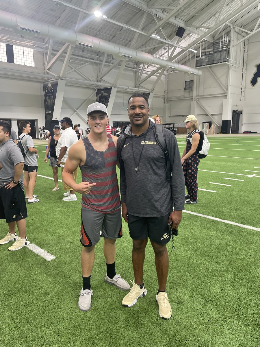 RusherPepper's tweet image. Huge shout out to these coach’s for the great camp and coaching. I am very thankful to have had the chance to preform in front of these men and receive great advice. @djbryant13 @CoachGChatman @CoachCowsette