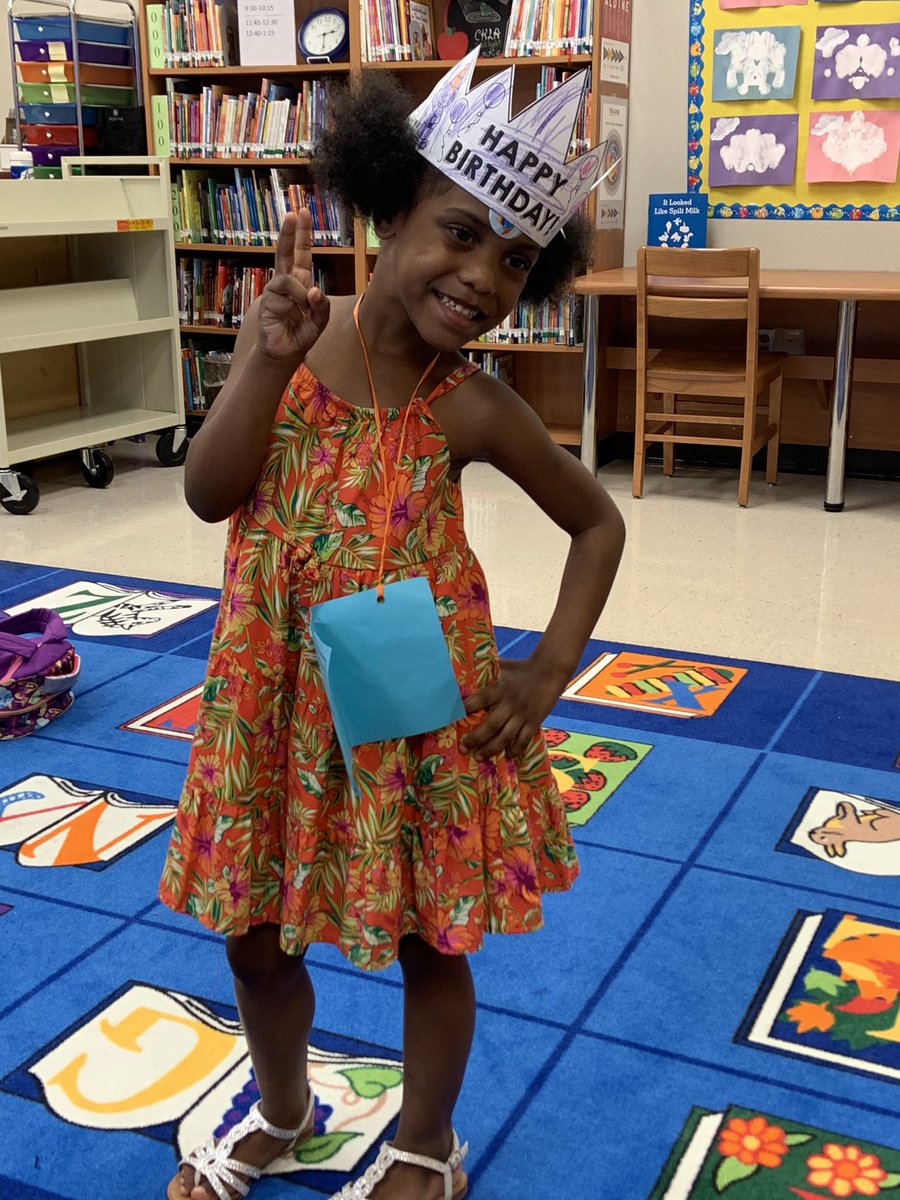 Birthday girl in the house!! Happy happy birthday Miss Akila!! 🥳🎊🎉🥰