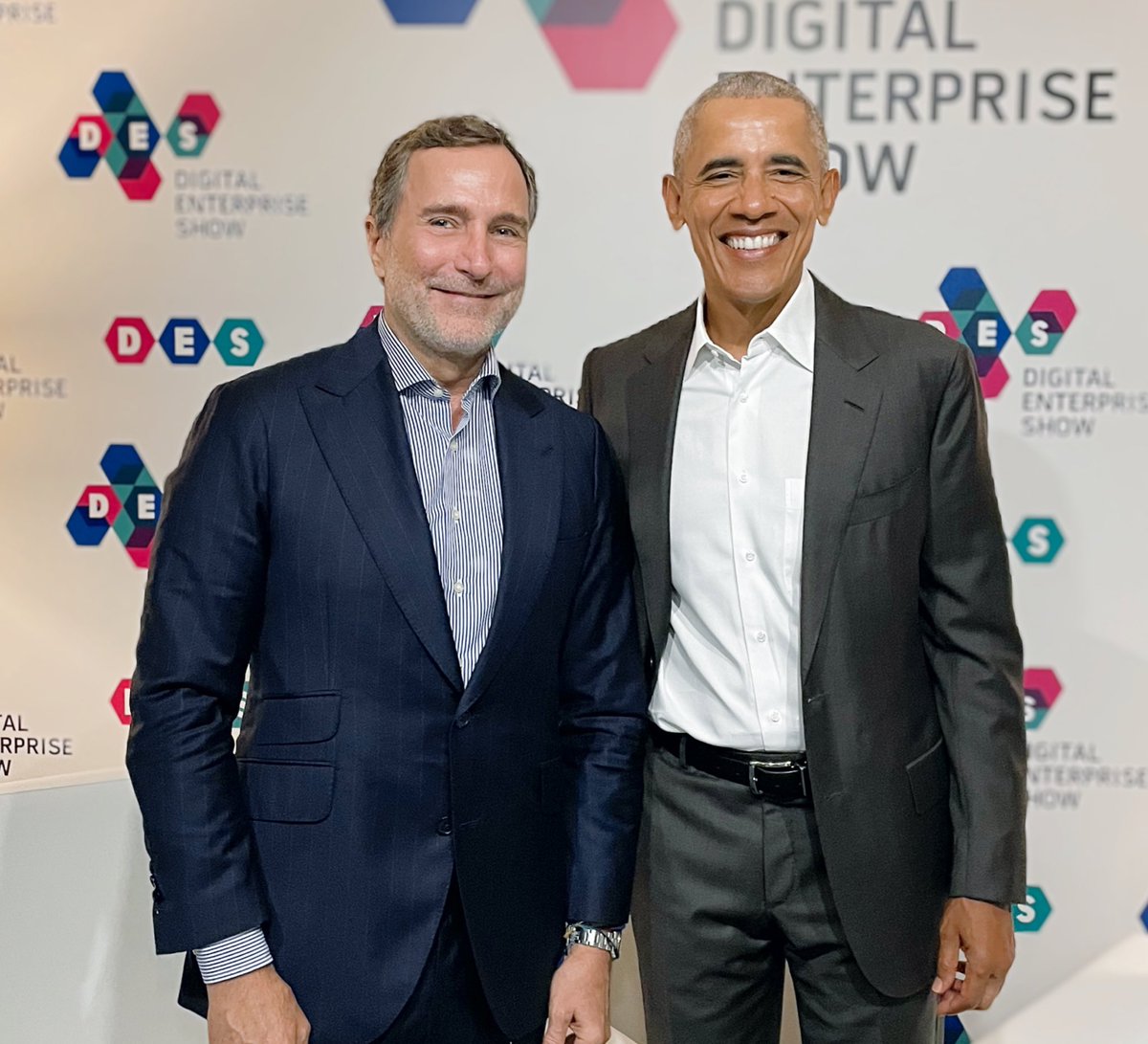 JamesCostos's tweet photo. Excited to welcome @BarackObama to #Malaga to discuss the ongoing and robust collaboration between #Spain &amp; U.S., advancing digital transformation, entrepreneurship and the rapidly expanding audiovisual sector with President @sanchezcastejon.

#AlwaysForwardTogether 🇺🇸&amp;🇪🇸 https://t.co/QAU7sp5MM7
