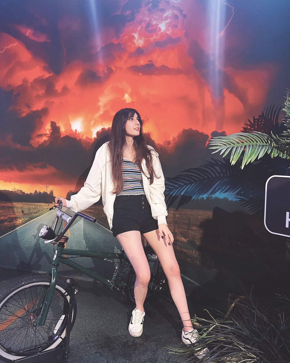 NatalieKoerthVO's tweet photo. went to the Stranger Things Store here in Dallas~ https://t.co/nL3F7yLPkz