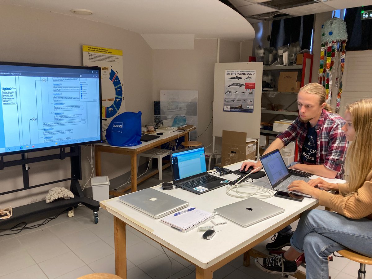 PNDBiodiv's tweet photo. L'équipe de #QUAMPO (@LIENSsCNRSULR & https://t.co/JMzlfx4wK0) est venue à la @SBM_Concarneau pour une formation sur le partage des données de biodiversité via #MetaShARK. Session orchestrée par notre maestro des métadonnées aka @earnaud4
➡️https://t.co/MtnWhOYIgJ
#EML #RShiny https://t.co/a6mchxKcMR