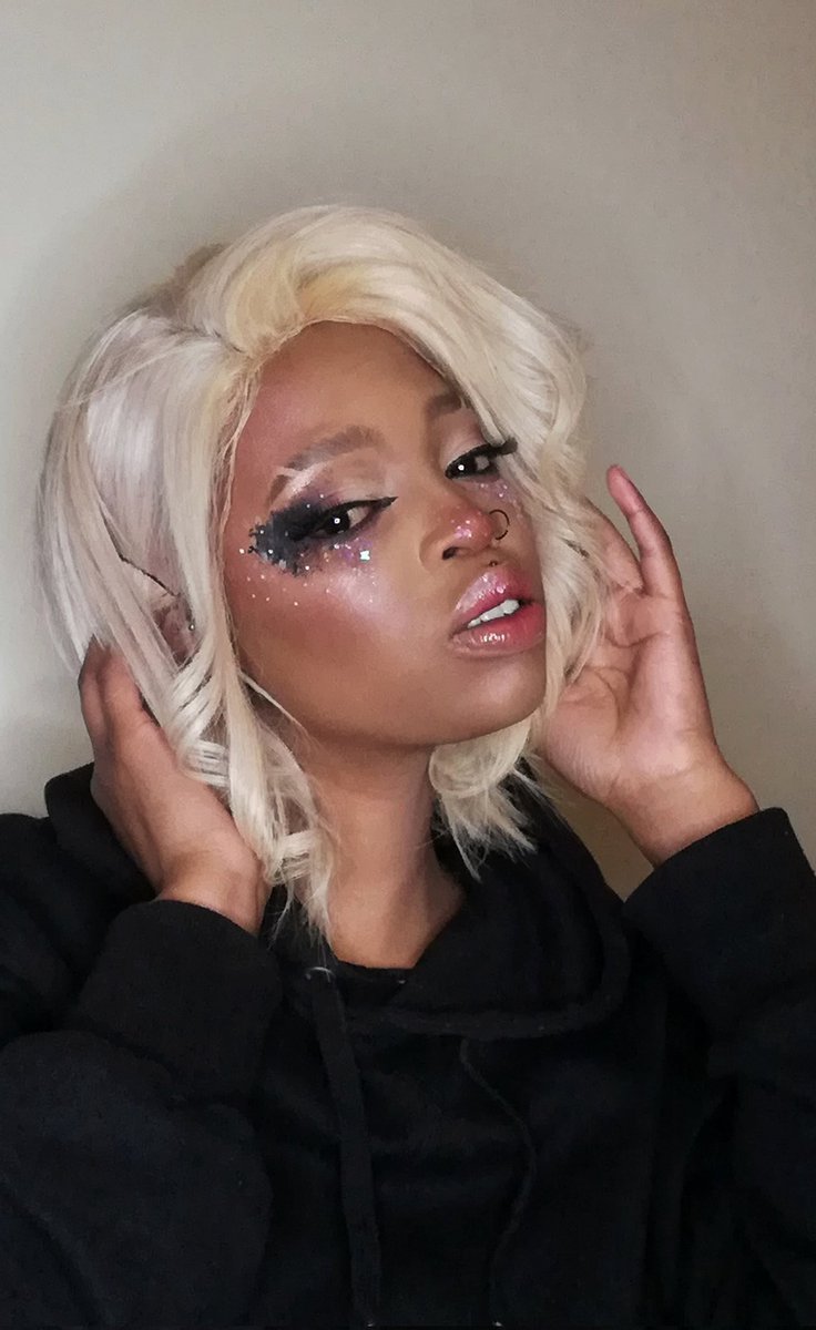 Tracey_Tray's tweet photo. Day 3: Maybe you're born with it
So I'm born with  creative beauty. It can be messy. It can be bright. It can be dark. All in saying is creative beauty is within us all.

#7days7faces
#maybellineNY #makeupchallenge 
@foyinog #makeupinthecities_africa https://t.co/dZKIRJV34i