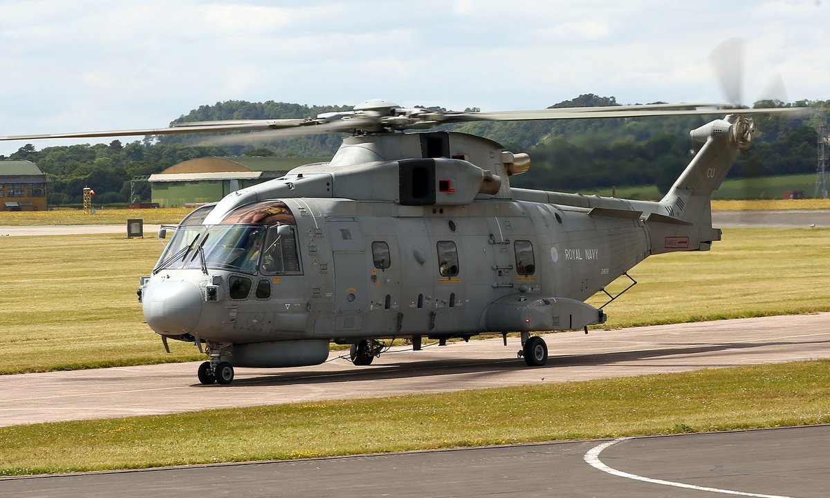 HardernJohn's tweet photo. ROYAL NAVY Merlin's RAF Shawbury to take part in the Falklands Anniversary fly past at National Arboretum 15/06/2022 
@royalnavy https://t.co/QmpIn1EXai