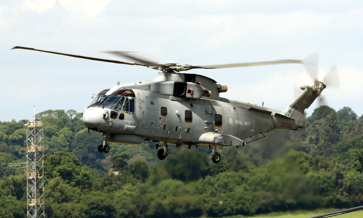 HardernJohn's tweet photo. ROYAL NAVY Merlin's RAF Shawbury to take part in the Falklands Anniversary fly past at National Arboretum 15/06/2022 
@royalnavy https://t.co/QmpIn1EXai