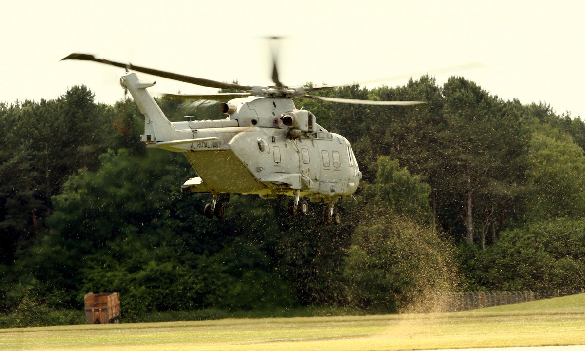 HardernJohn's tweet photo. ROYAL NAVY Merlin's RAF Shawbury to take part in the Falklands Anniversary fly past at National Arboretum 15/06/2022 
@royalnavy https://t.co/QmpIn1EXai